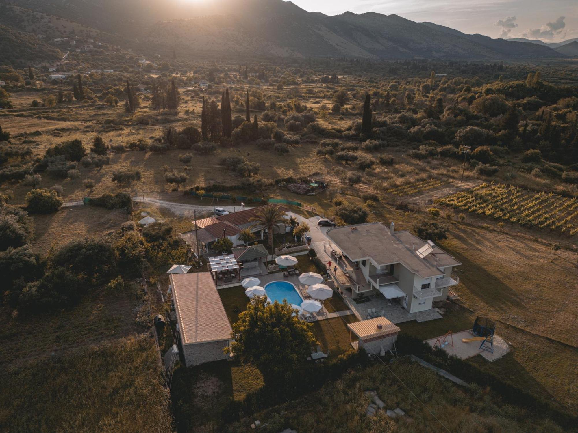 Tsanis Estate Aparthotel Парга Екстериор снимка