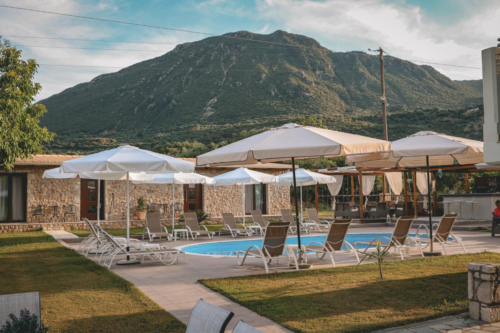 Tsanis Estate Aparthotel Парга Екстериор снимка