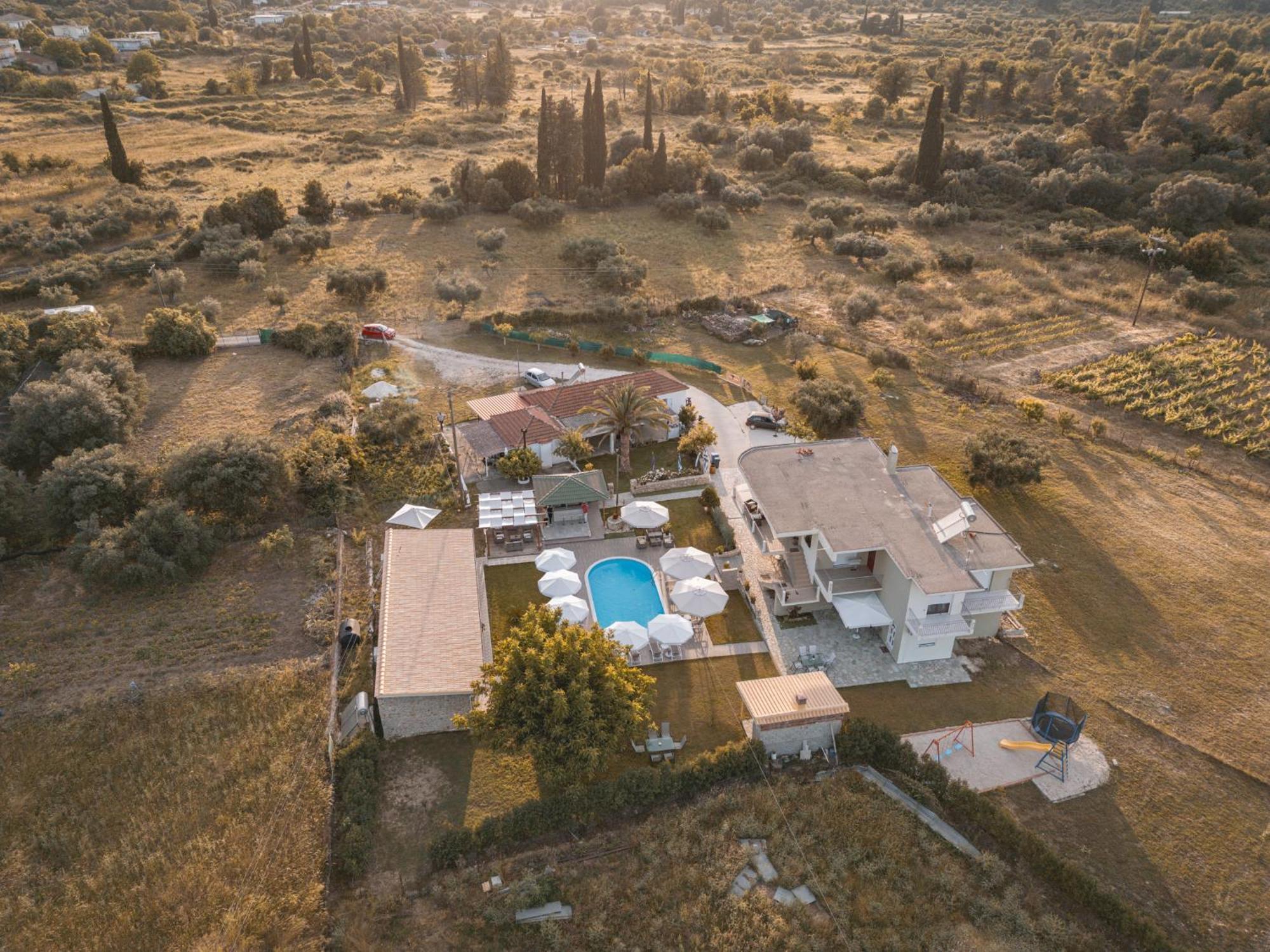 Tsanis Estate Aparthotel Парга Екстериор снимка